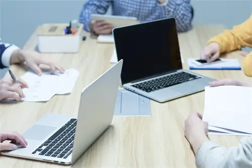 酒店背景钟什么含义